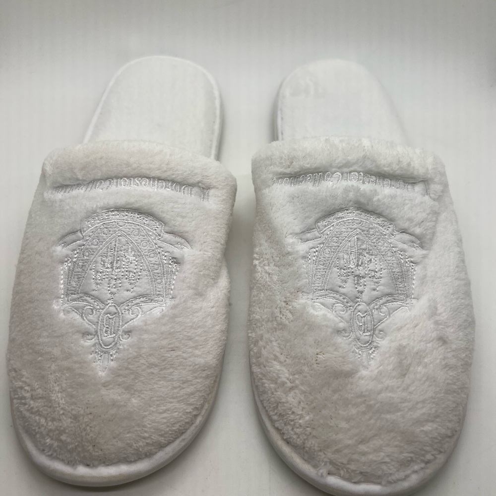 NWT Beverly Hills Hotel Dorchester Collection Men’s Slippers White